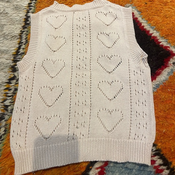 OEUF sweater vest with heart details. - Picture 4 of 4